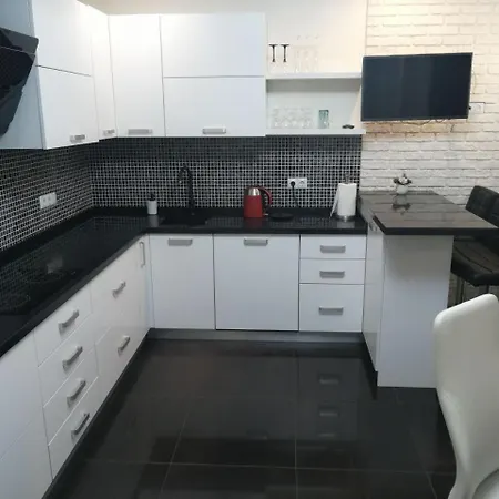 сучасна в жк Friendly House * Kyiv